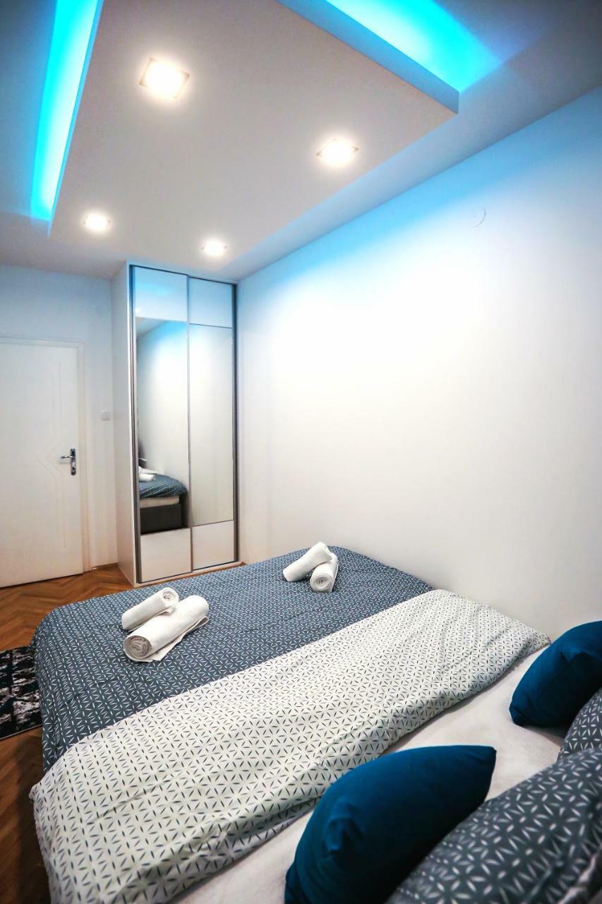 Jacuzzi Oasis Apartment Novi Sad Extérieur photo